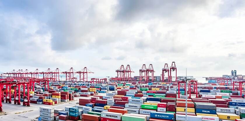 Ankunft im Hafen, Containerproduktion